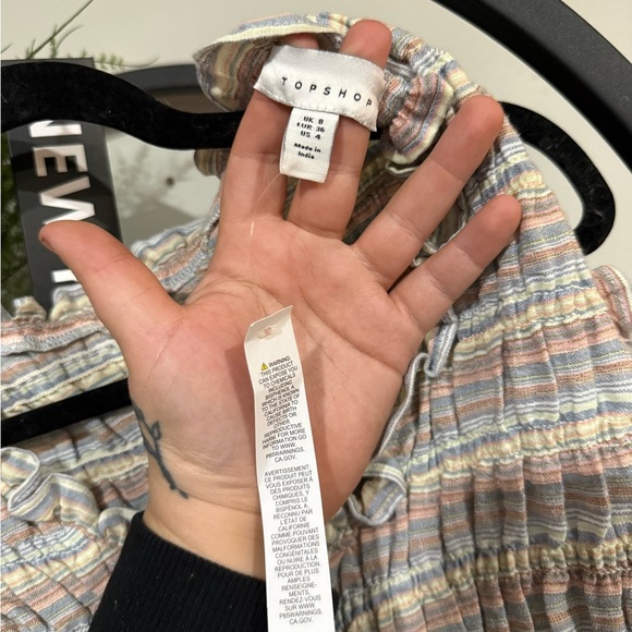 Topshop Smocked Ruffle Tank size 4 - Picture 4 of 7